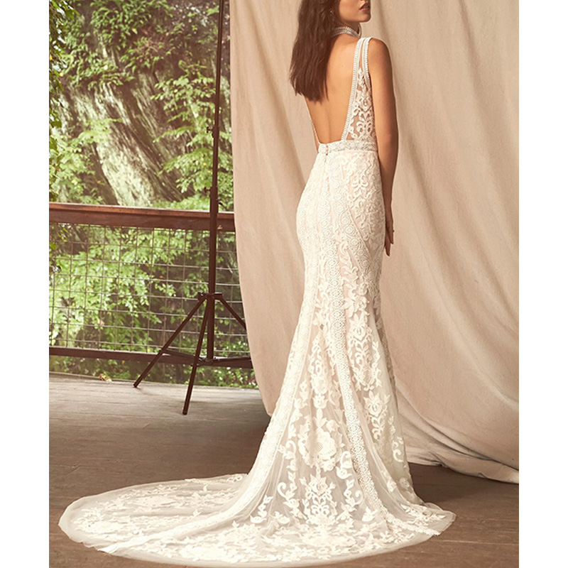 hongfeng creates custom bridal dresses with elegant white gowns for your fairy-tale wedding.